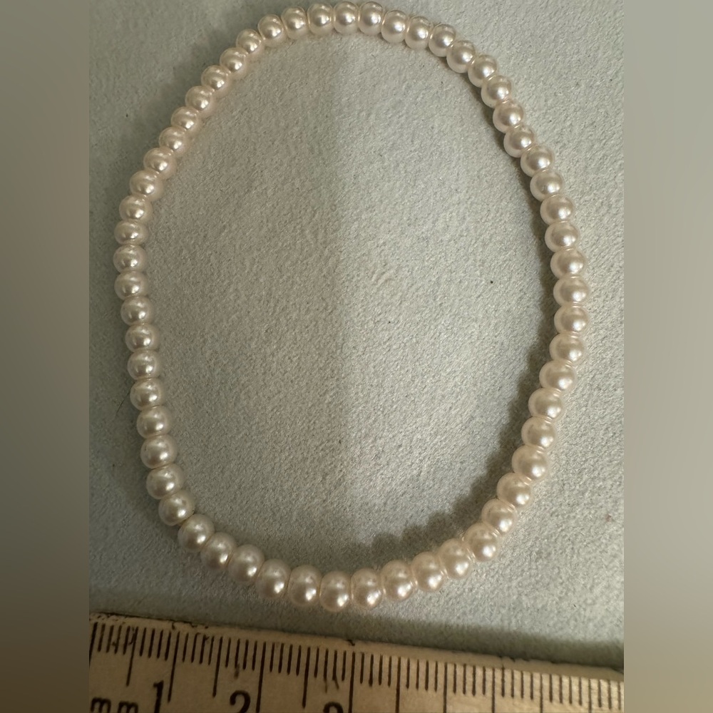 Elegant Dainty Pearl Bracelet Set- White Simulated
Pearls with Silver Accents - Picture 4 of 8
